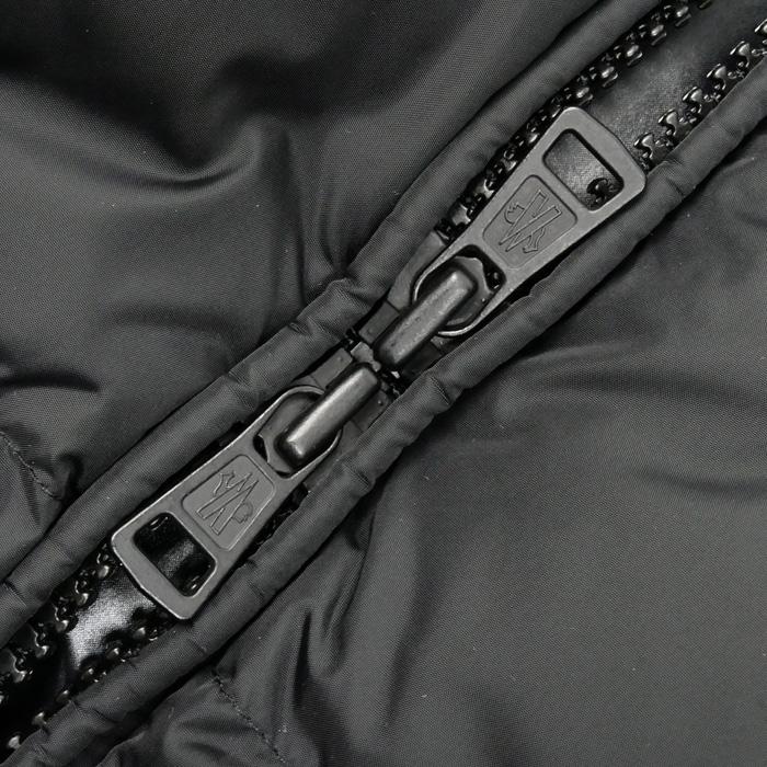 MONCLER（モンクレール） MONTCLA ダウンジャケット ブラック