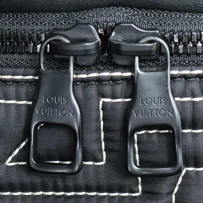 LOUIS VUITTON（ルイ・ヴィトン） LVスノー ディスカバリー バムバッグ