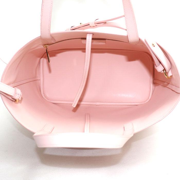 Salvatore Ferragamo サルヴァトーレフェラガモ ニューヴァラ