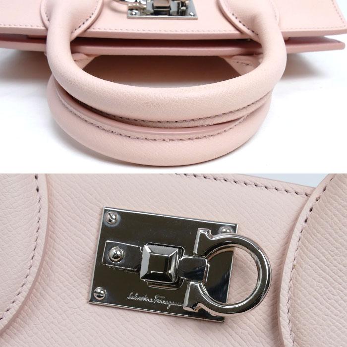 Salvatore Ferragamo サルヴァトーレフェラガモ Studio Box Bag XS