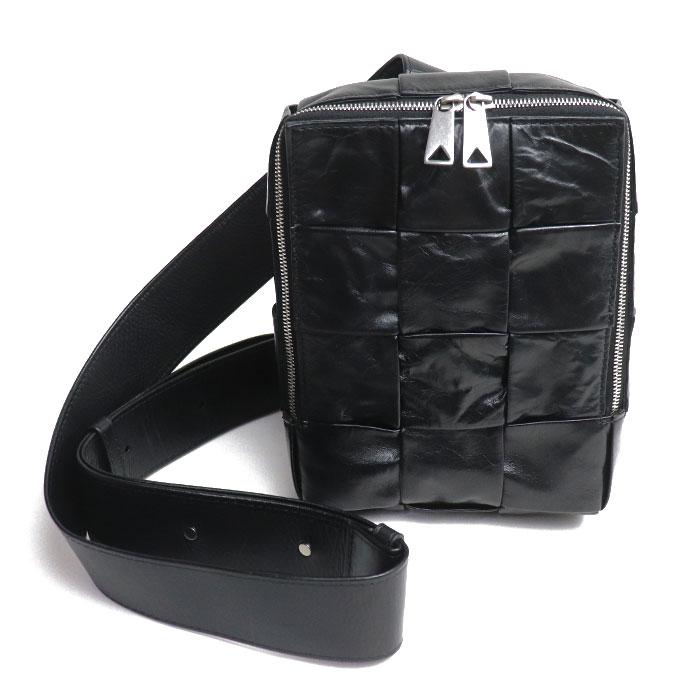 BOTTEGAVENETA ボッテガヴェネタ バデットカセット スリング ボディ 