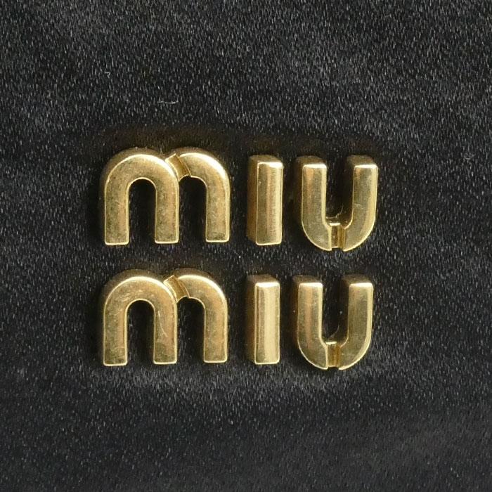 miu miu（ミュウミュウ） ダッチェス ポーチ ブラック 5NG010 2CTB