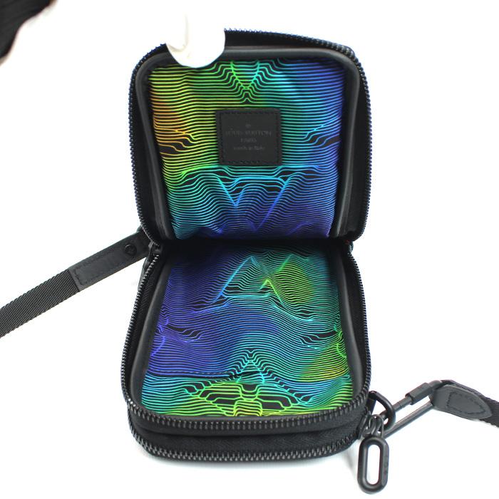 LOUIS VUITTON（ルイ・ヴィトン） 3Dモノグラム ダブルフォンポーチ