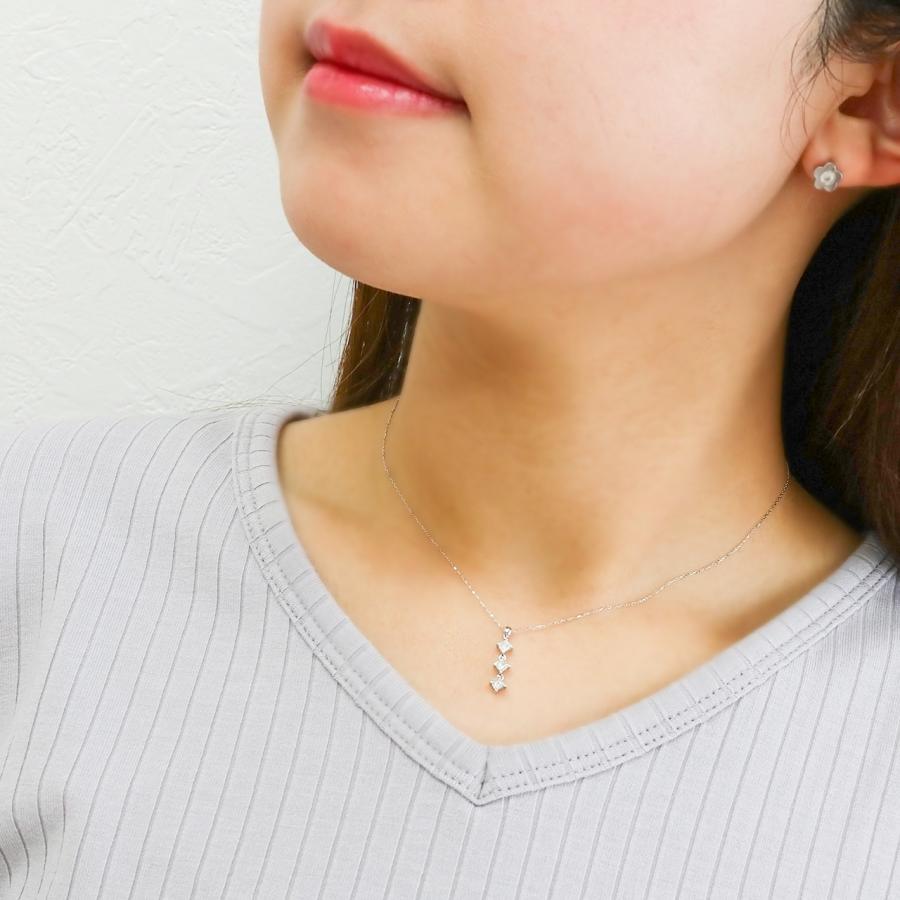 18Kファッション3連ダイアモンドネックレス