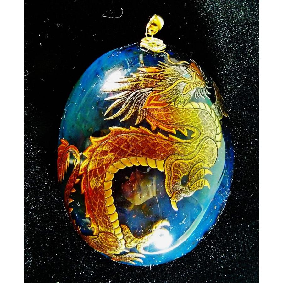 琥珀ドミニカ産 ブルーアンバーの黄金昇龍の蒔絵K18ペンダント（超 