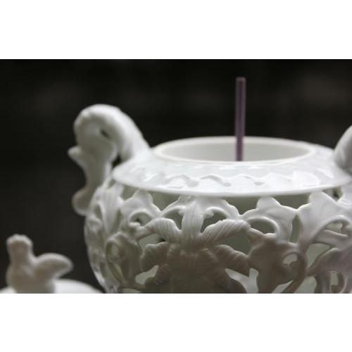 香炉 「白磁唐草透し彫 有田焼」 : 線香・お香の日本香堂香