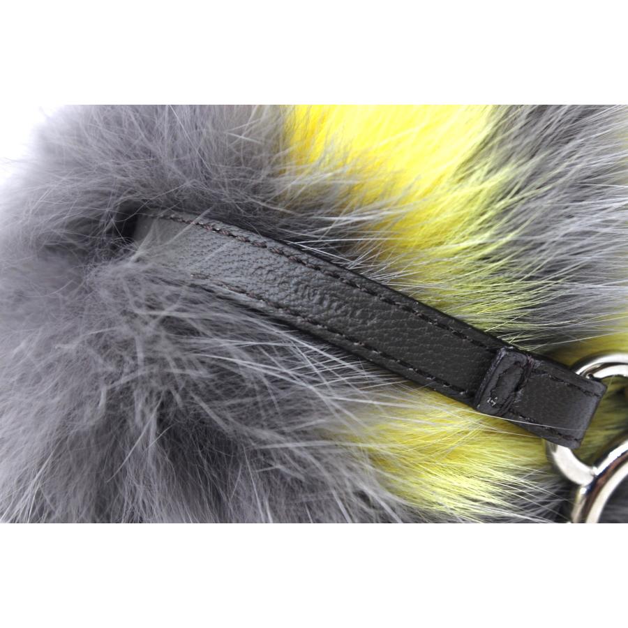 フェンディ ロゴ チャーム ポンポン イニシャル S グレー イエロー