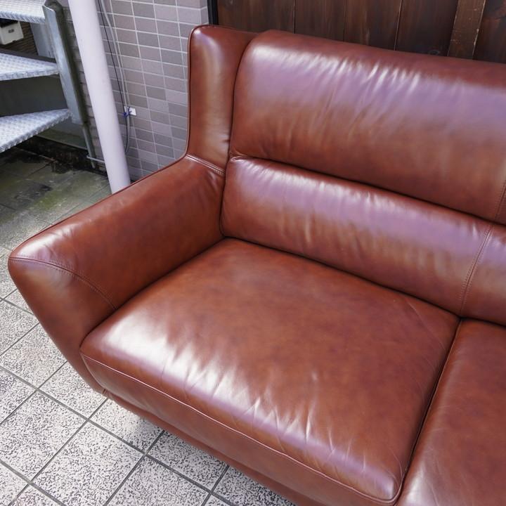 IDC OTSUKA(大塚家具)のアプレ本革2人掛けソファです！レトロな