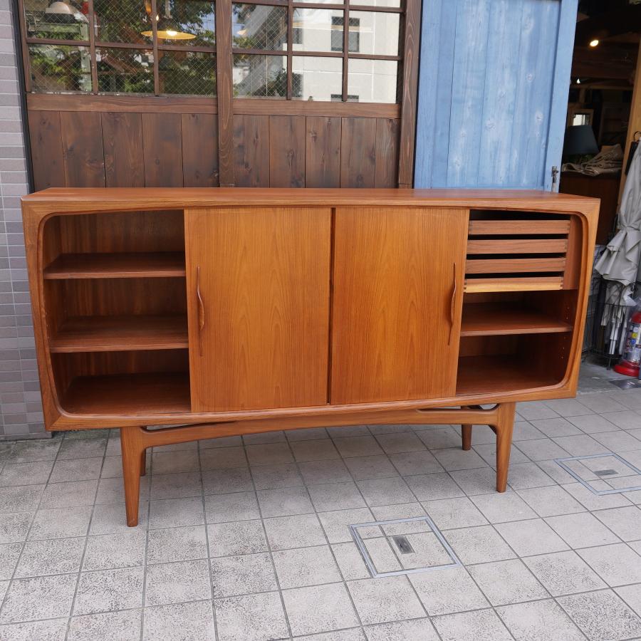 北欧デンマーク チーク材 サイドボード リビングボード ビンテージ家具  