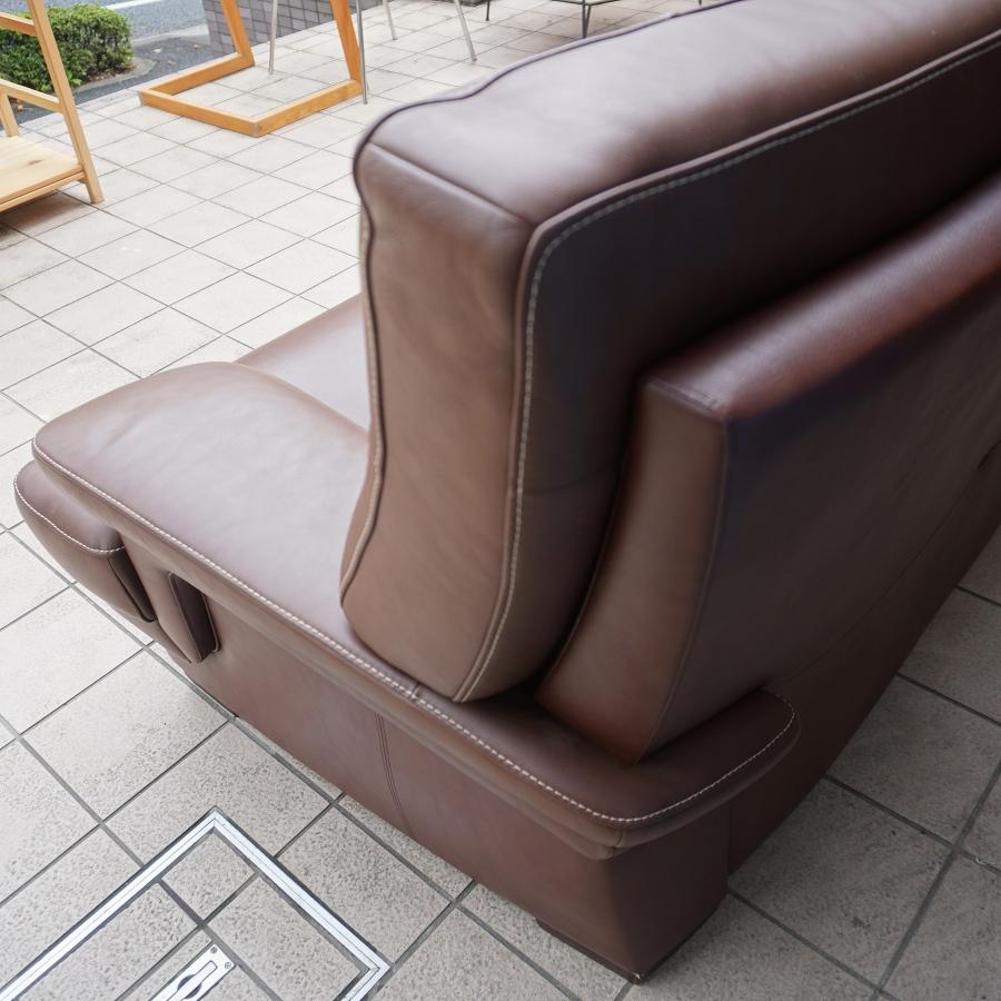 人気のkarimoku(カリモク家具)より本革を使用したZT86モデル 3人掛け