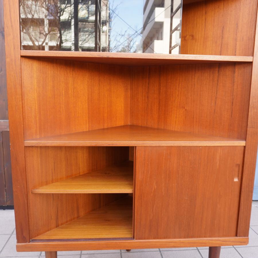 デンマーク チーク材 コーナーキャビネット ビンテージ 北欧家具 デンマーク チーク材 コーナーキャビネット ビンテージ 北欧家具