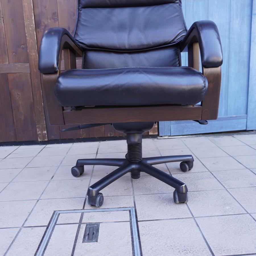 FUJI FURNITURE(冨士ファニチア)の本革 オフィスチェアです。高 FUJI FURNITURE(冨士ファニチア)の本革 オフィスチェアです。高