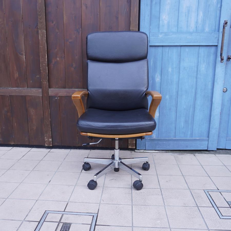 老舗家具メーカーHAMAMOTO(浜本工芸)のナラ無垢材を使用した書斎椅子