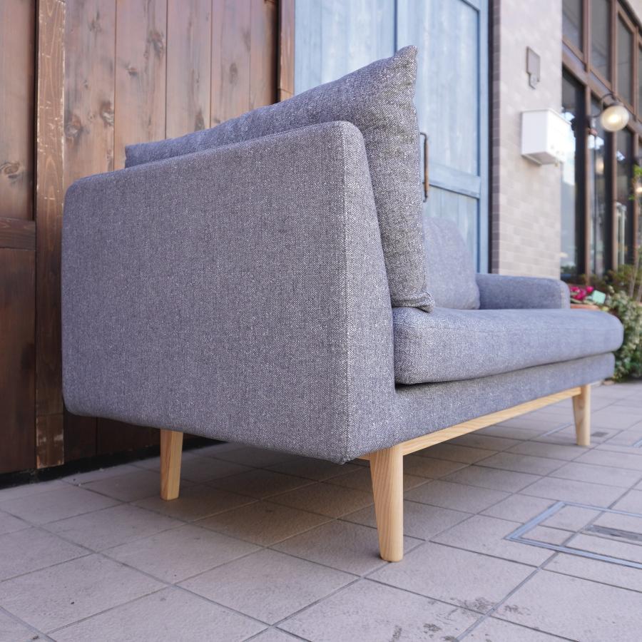 unico(ウニコ)のLOM(ロム)シリーズのベンチアームです。ナチュラルな