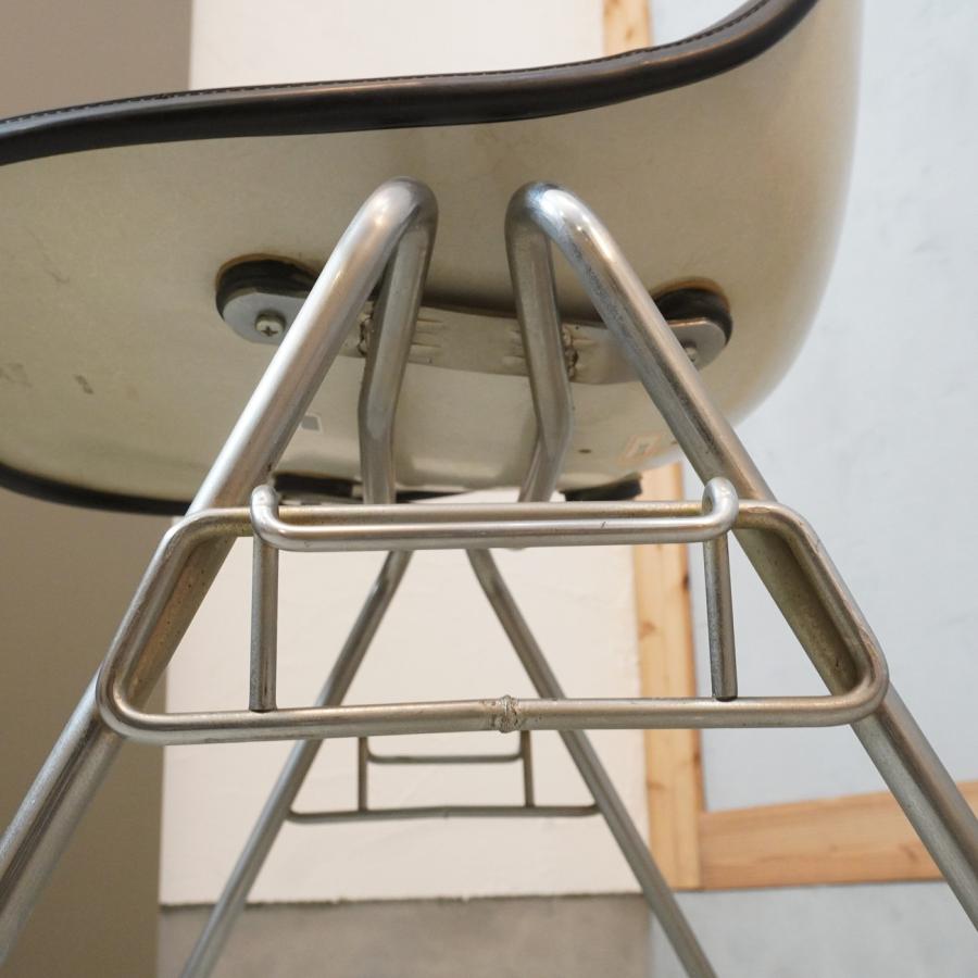 Hermanmiller ハーマンミラー サイドシェルチェア ナウガレザー Hermanmiller ハーマンミラー サイドシェルチェア ナウガレザー