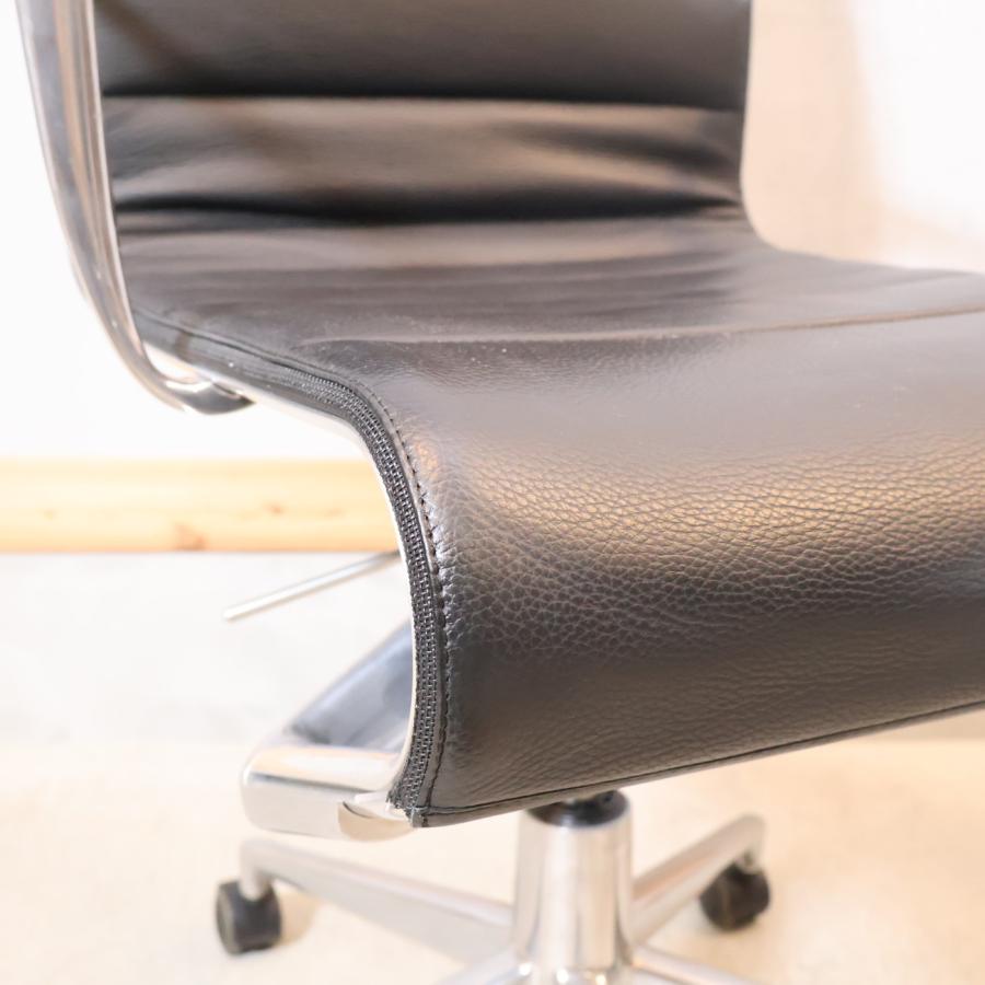 Cassina ixc. カッシーナ 本革 ローリングフレームプラス Cassina ixc. カッシーナ 本革 ローリングフレームプラス