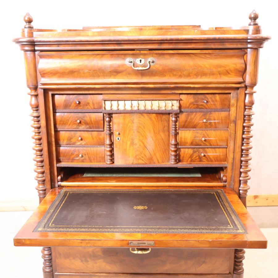 イギリスアンティーク家具　高級　ライティングビューロー　マホガニー材 英国アンティーク マホガニー材 ライティングビューロー