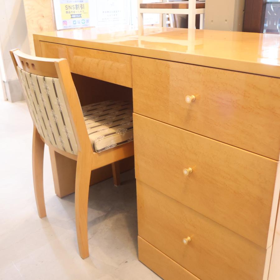 送料込】大塚家具 ドレッサー付属のクリーム色の布張り椅子 送料込