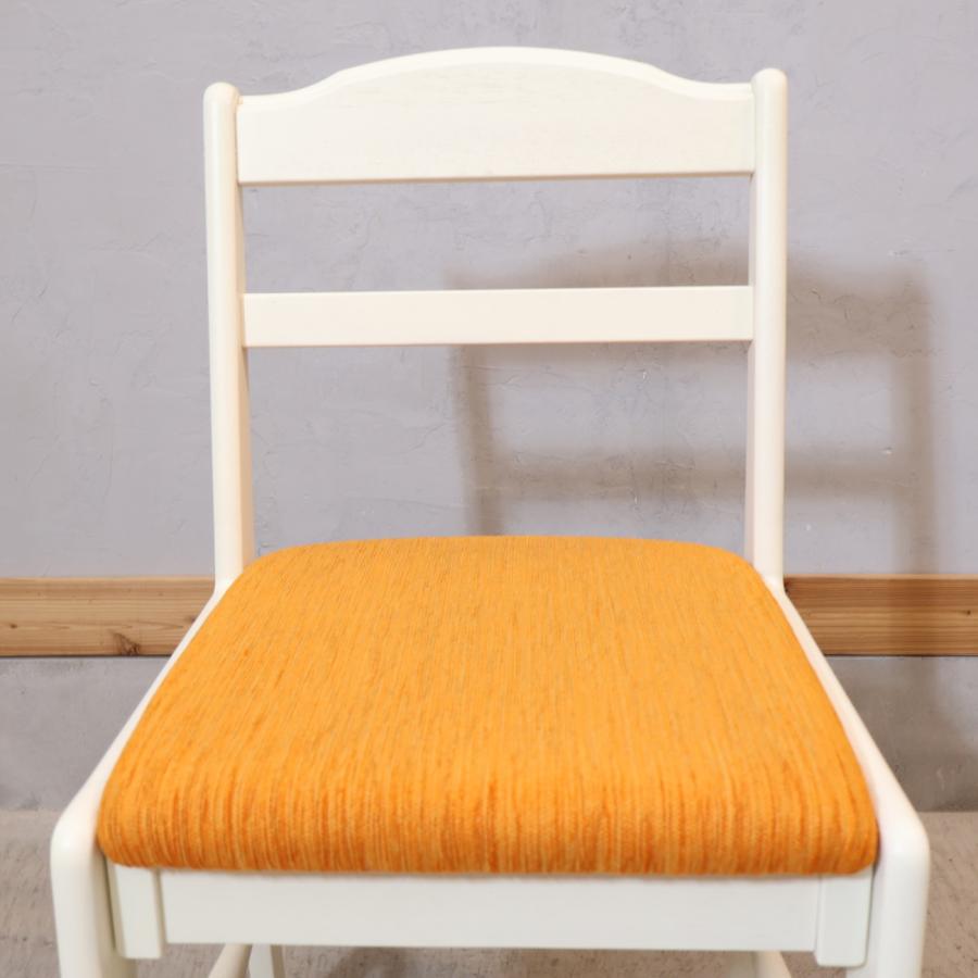 TOKAIKAGU(東海家具)のRochette(ロシェット)デスクチェアです。ホワイトカラーにフレンチカントリーの雰囲気を感じるレトロなデザインの学習椅子♪ TOUKAIKAGU 東海家具 Rochette ロシェット デスクチェア フレンチ