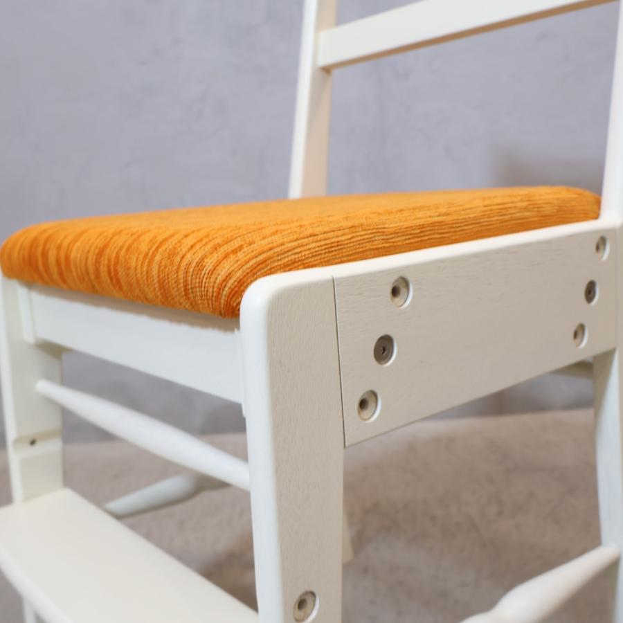 TOKAIKAGU(東海家具)のRochette(ロシェット)デスクチェアです。ホワイトカラーにフレンチカントリーの雰囲気を感じるレトロなデザインの学習椅子♪ TOUKAIKAGU 東海家具 Rochette ロシェット デスクチェア フレンチ