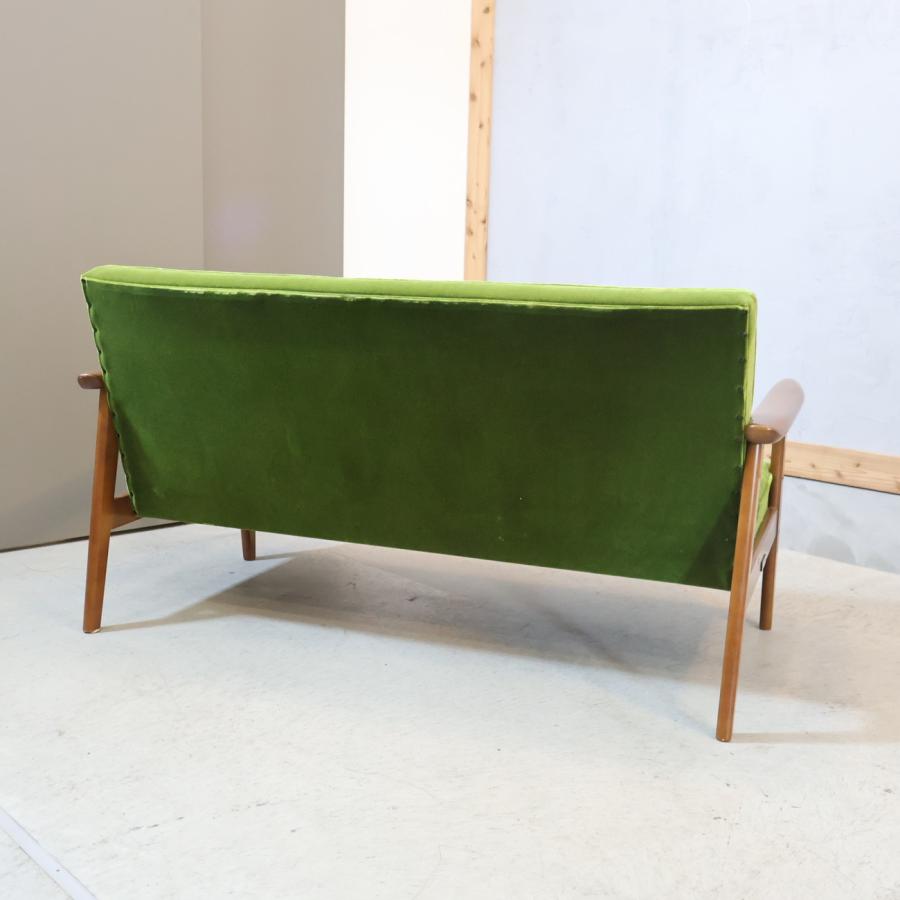 246)【美品】カリモク60 Kチェア 二人掛け 2P グリーン 幅133cm ラバートリー ウォールナット ファブリック ソファ KARIMOKU 天然木 家具 カリモク60 Karimoku モケットグリーン Kチェアー2シーター レトロ
