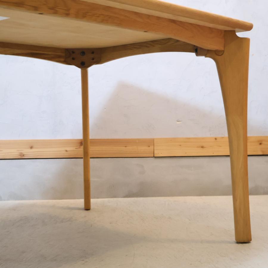 朝日木材加工/Sturd(スタード)のオーク材 ダイニングテーブルです。脚部のスッキリとしたデザインがスタイリッシュな印象の木製テーブル♪北欧スタイルなどカフェ系のインテリアに！ 朝日木材加工 Sturd スタード オーク材 ダイニングテーブル 天然木 4人