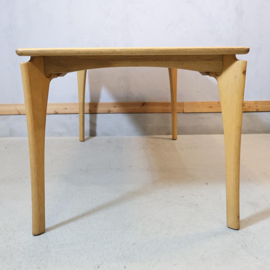 朝日木材加工/Sturd(スタード)のオーク材 ダイニングテーブルです。脚部のスッキリとしたデザインがスタイリッシュな印象の木製テーブル♪北欧スタイルなどカフェ系のインテリアに！ 朝日木材加工 Sturd スタード オーク材 ダイニングテーブル 天然木 4人