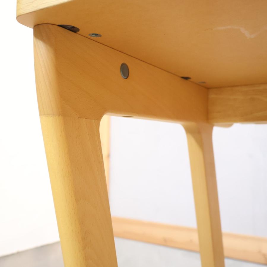 karimoku(カリモク家具)のティポリーノシリーズのオーク材 デスクセットです。ワゴンだけでなくブックスタンドとライトも付属していて、学習机としてはもちろん事務机としてもお使いいただけます♪ カリモク家具（KARIMOKU FURNITURE） karimoku ティポリーノ オーク材