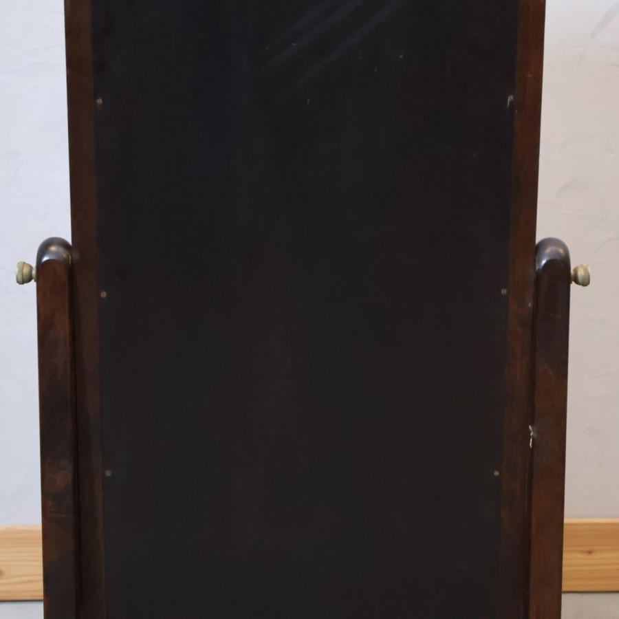 松本民芸家具のB型 姿見のご紹介です。ミズメザクラ無垢材を使用したクラシカルなフォルムは和・洋問わず活躍する鏡です。角度調整も可能なアンティーク調スタンドミラーです♪CA507 松本民芸家具 B型 姿見 ミズメザクラ無垢材 スタンドミラー