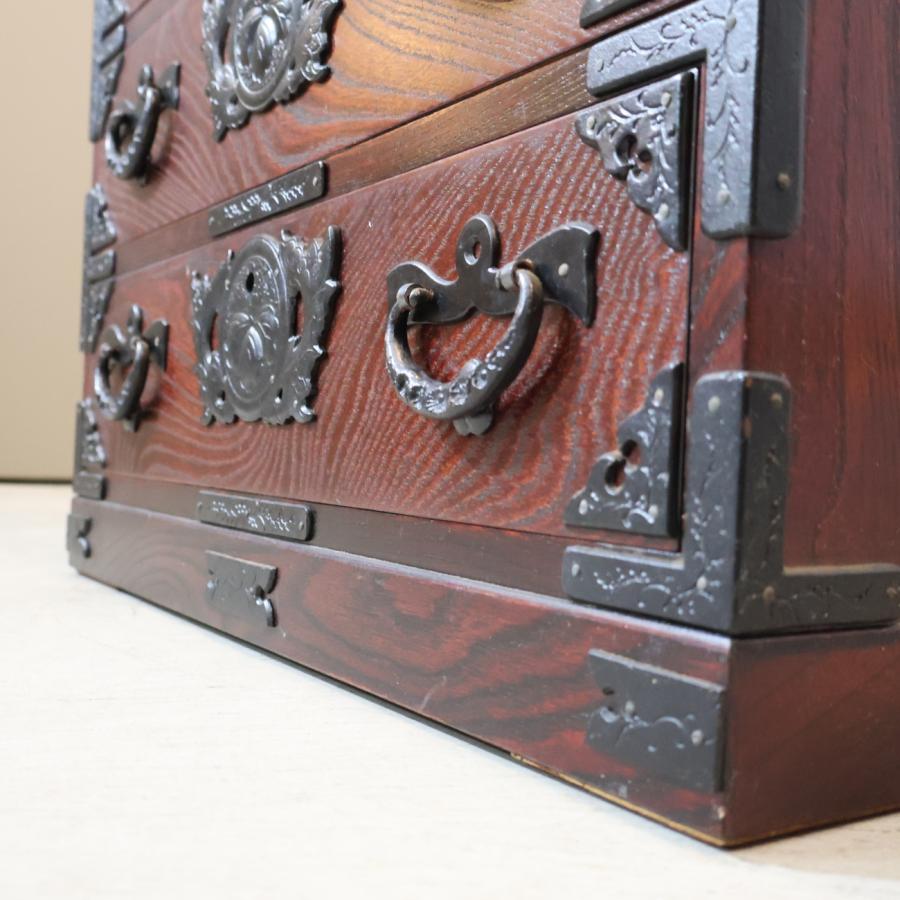 岩谷堂箪笥 欅材 漆塗り 4段チェスト 牡丹 南部鉄器 6杯整理タンス 伝統民芸 岩谷堂箪笥 欅材 漆塗り 4段チェスト 牡丹模様 南部鉄器 6杯整理タンス