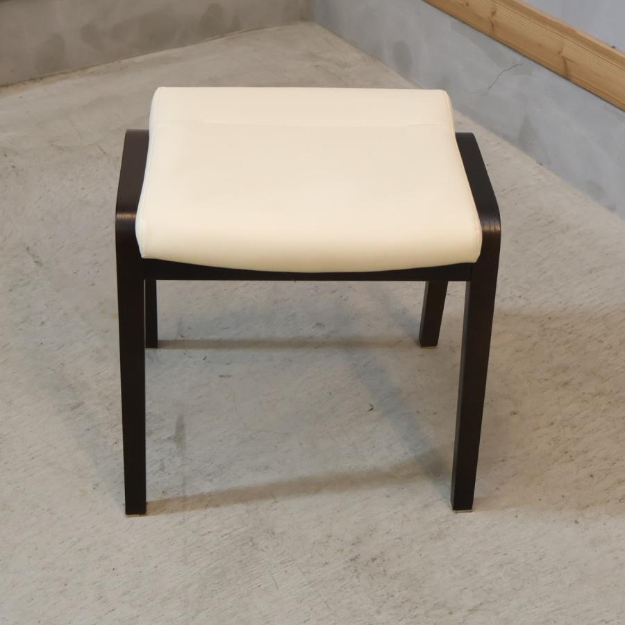 じんちょうげ　カリモク　CT0406　スタッキングチェア　スツール　　美品 楽天市場】カリモク スツール 椅子 木製 スタッキングスツール