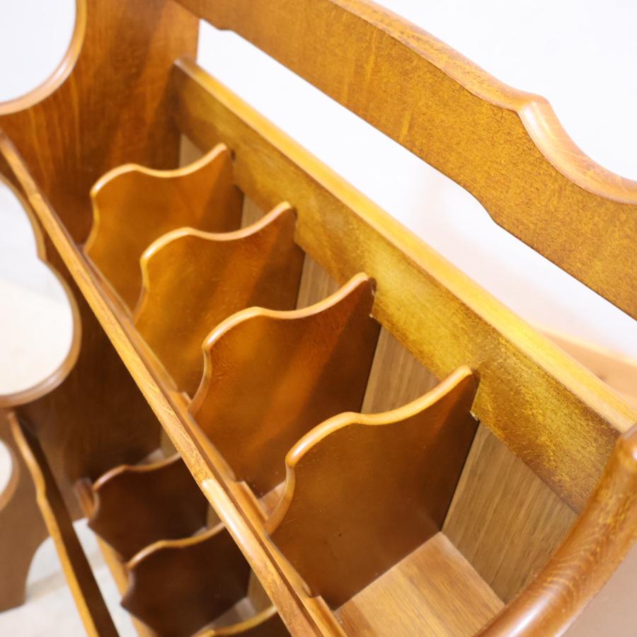 国内老舗家具メーカーkarimoku(カリモク家具)COLONIAL(コロニアル) スリッパラックです。アンティーク調のクラシックなデザインは上品な印象に。コンパクトでスリムなフォルムのスリッパ立て！ 国内老舗家具メーカーkarimoku(カリモク家具)のCOLONIAL(コロニアル