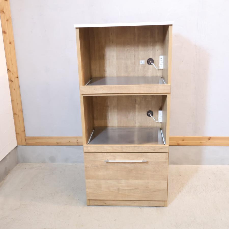 DAIMARU(家具の大丸)のCretty(クレッティ) レンジスタンドです。空間を仕切れるナチュラルモダンなキッチンボード。天然木調の風合いとシャープなステンレス天板が魅力のカウンター収納です♪ DAIMARU(家具の大丸)のCretty(クレッティ) レンジスタンドです。空間を