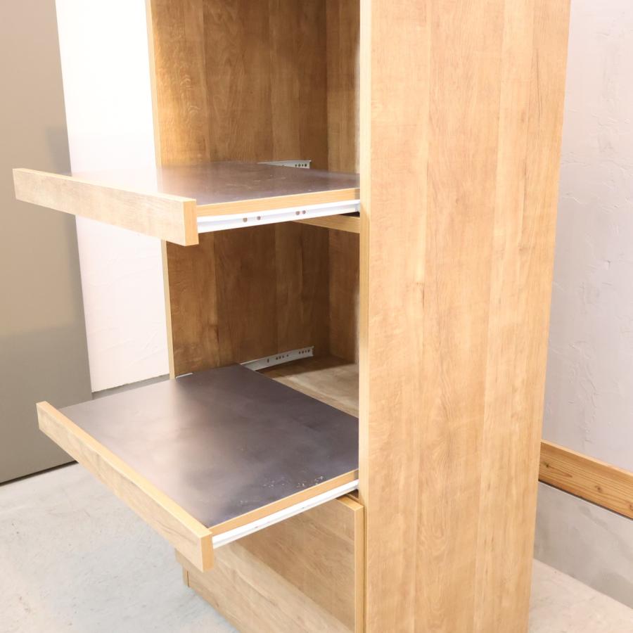 DAIMARU(家具の大丸)のCretty(クレッティ) レンジスタンドです。空間を