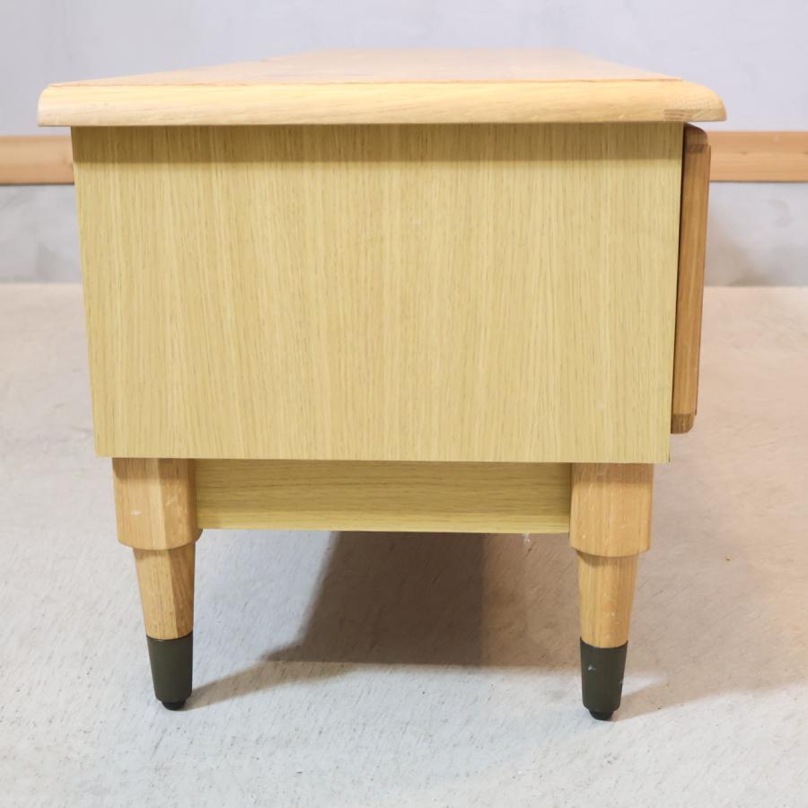 ISSEIKI(一生紀) のCANELE テレビボードです。オーク材の美しい木目と