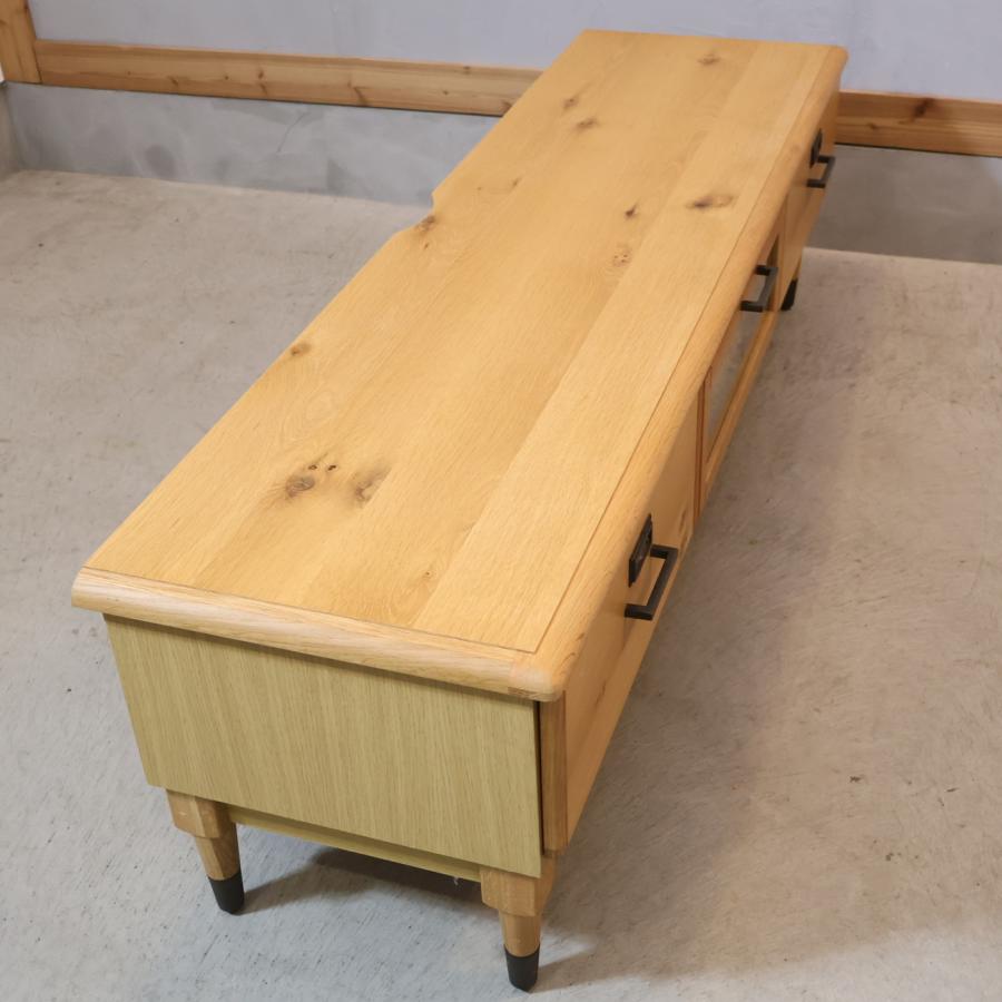 ISSEIKI(一生紀) のCANELE テレビボードです。オーク材の美しい木目と