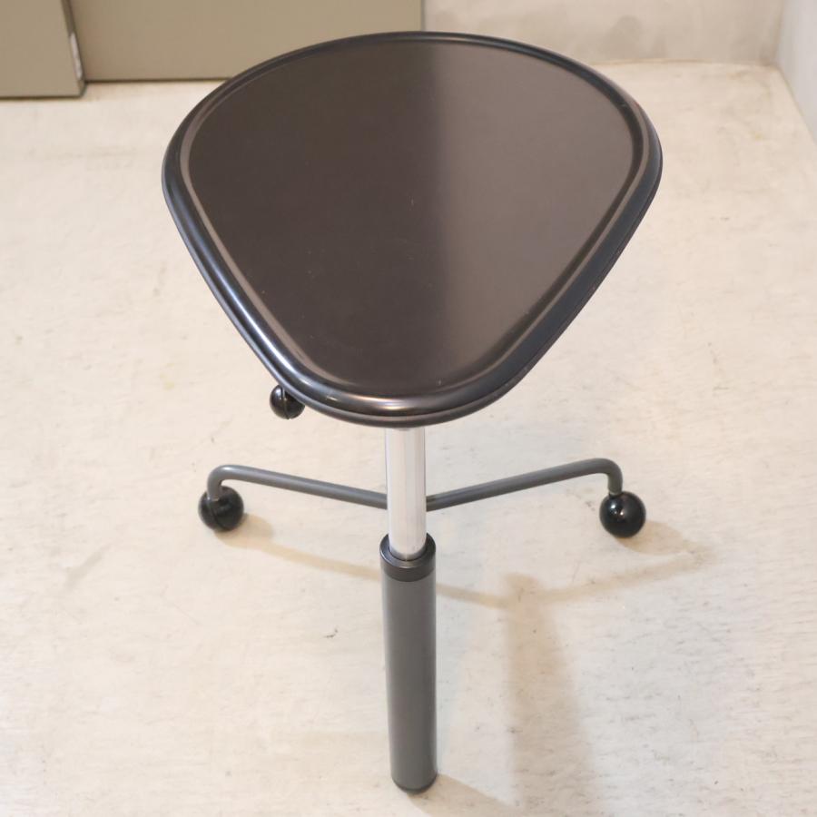 カッシーナ・イクスシーのKICKサイドテーブル Cassina Cassina ixc. カッシーナ・イクスシー KICK キック サイド