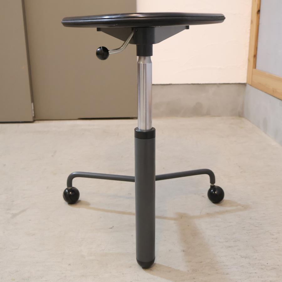 カッシーナ・イクスシーのKICKサイドテーブル Cassina Cassina ixc. カッシーナ・イクスシー KICK キック サイド