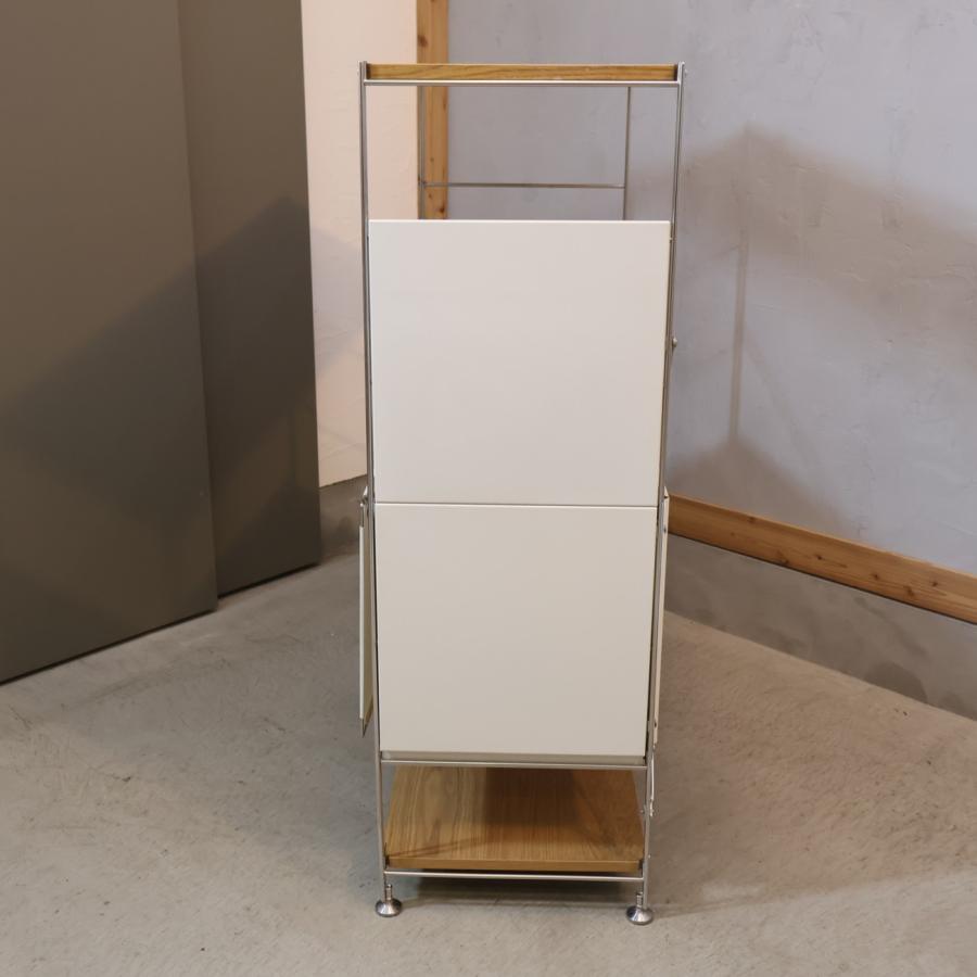 無印良品(MUJI)の人気のオーク材×ステンレス 4段ユニットシェルフです。スッキリとしたデザインはリビングの飾り棚や1ROOMなどの1人暮らしの方の本棚などにも最適なラックです。CE335 無印良品(MUJI)の人気のオーク材×ステンレス 4段ユニットシェルフです