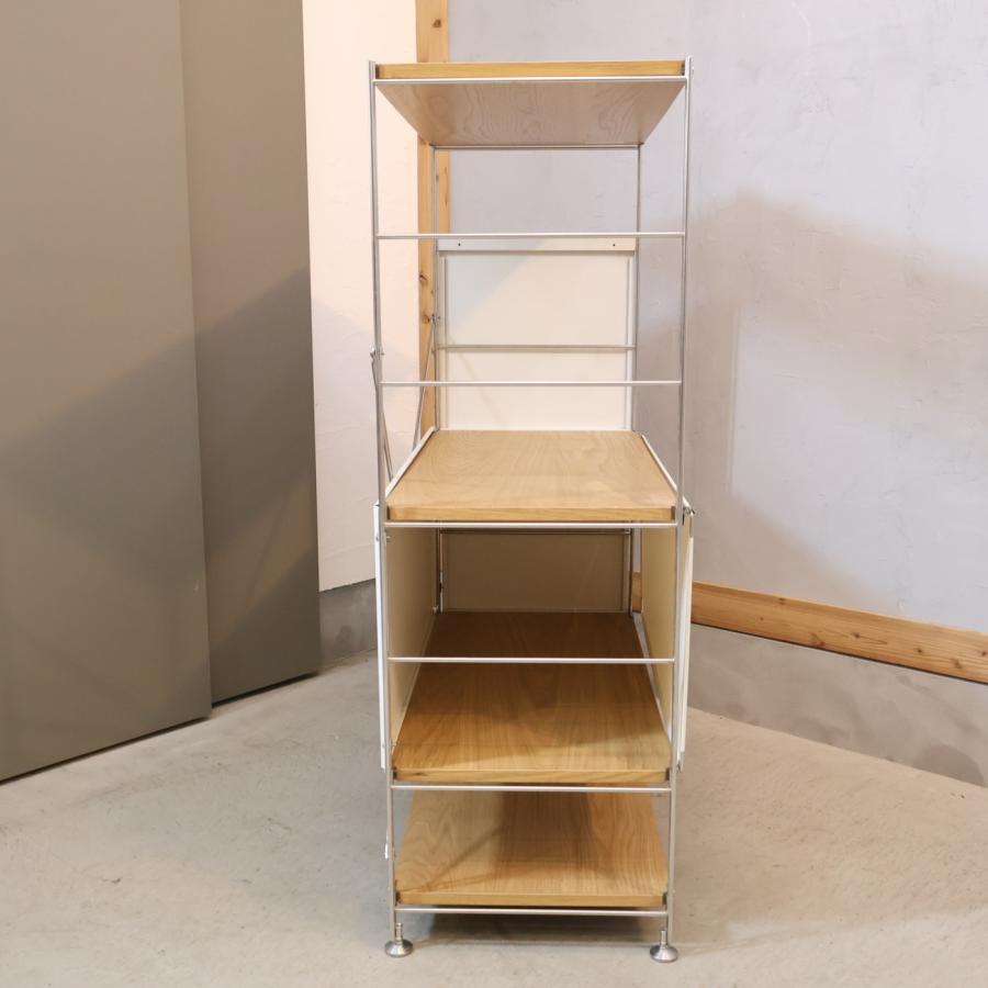 無印良品(MUJI)の人気のオーク材×ステンレス 4段ユニットシェルフです。スッキリとしたデザインはリビングの飾り棚や1ROOMなどの1人暮らしの方の本棚などにも最適なラックです。 無印良品(MUJI)の人気のオーク材×ステンレス 4段ユニットシェルフです