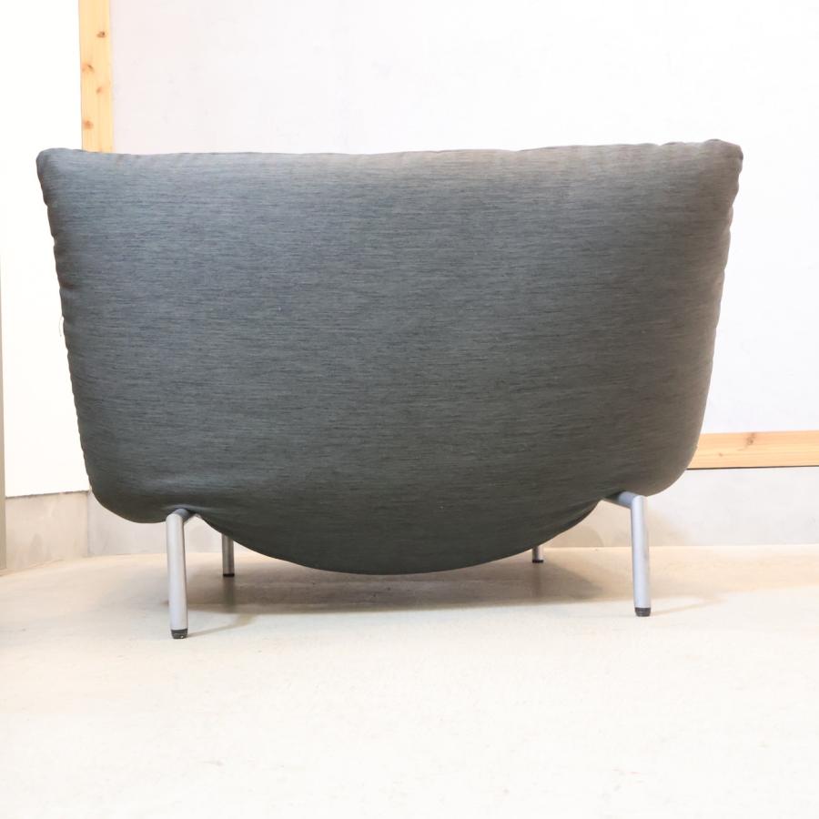 フランスのligne roset(リーンロゼ)のパスカル・ムールグ デザインCALIN(カラン) 1人掛けソファー/ギャッジ付きです。最高のくつろぎを得られるリクライニングソファー♪ フランスのligne roset(リーンロゼ)のパスカル・ムールグ デザイン