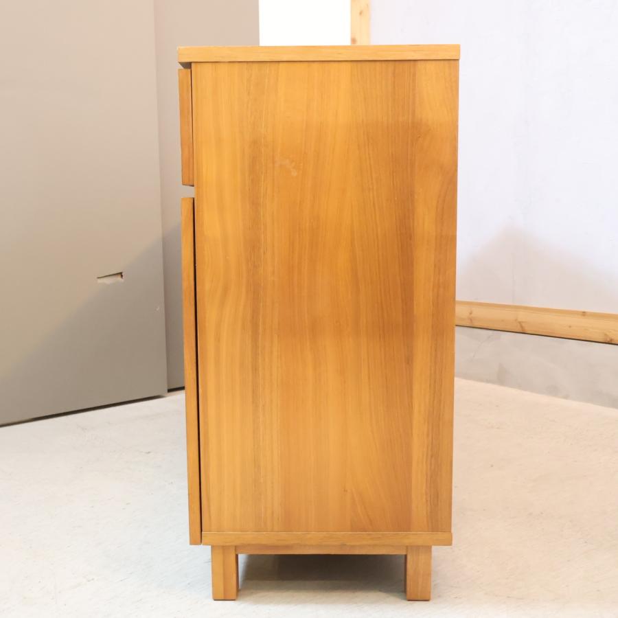 無印良品（MUJI） ウォールナット材 キャビネット 木扉 サイドボード