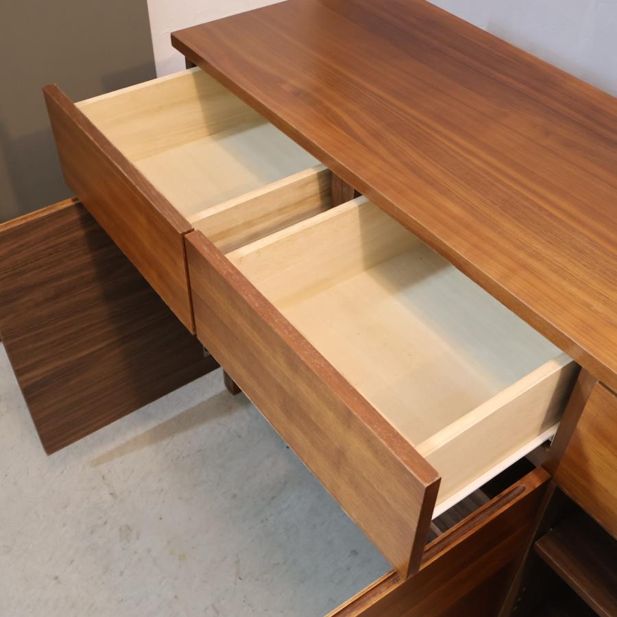 無印良品（MUJI） ウォールナット材 キャビネット 木扉 サイドボード
