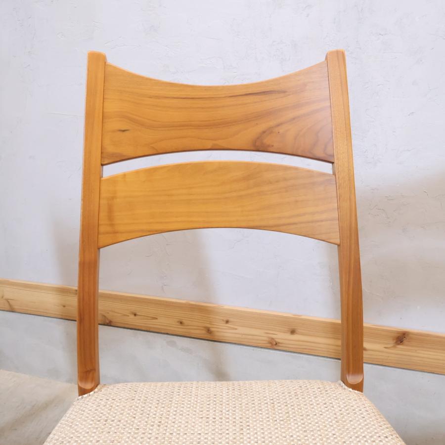 飛騨産業　キツツキマーク　木製ダイニングチェア　１脚② 飛騨産業 HIDA キツツキマーク ウォールナット材 ダイニングチェア 2脚
