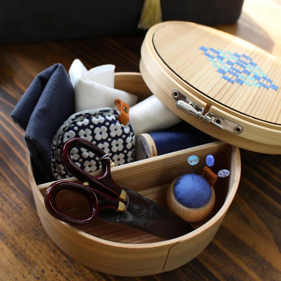 Cohana 漆と金蒔絵の小ばさみ 溜塗り 裁縫 ハンドメイド : ココショク