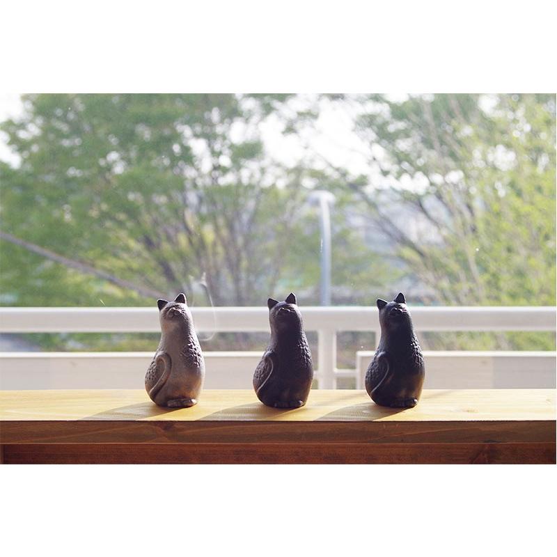 お香立て 猫 ネコ 茶色 黒 銀色 博鳳堂 炭谷三郎商店 鉄 線香立て 棒香