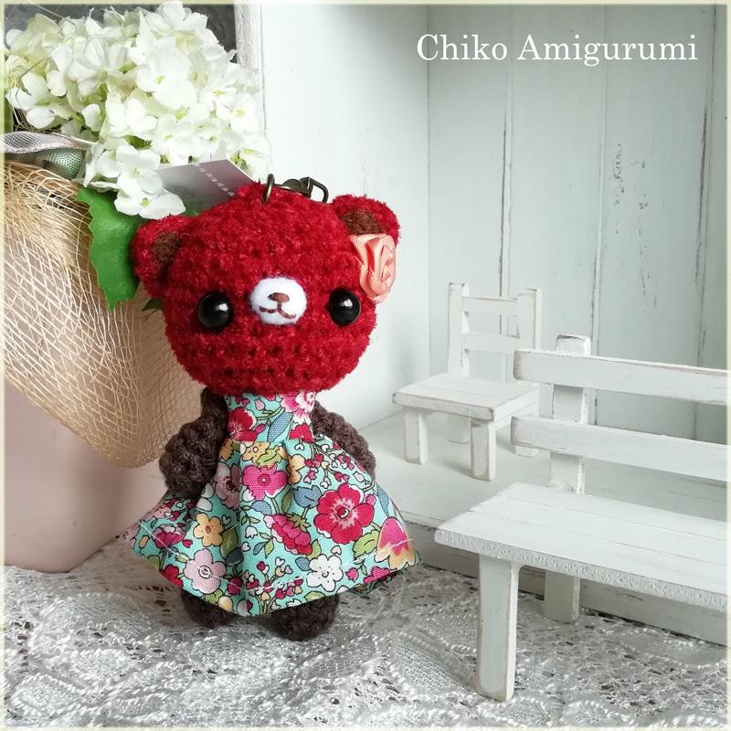 あみぐるみ くまさん チャーム 赤 (Chikoあみぐるみ さんの作品です  