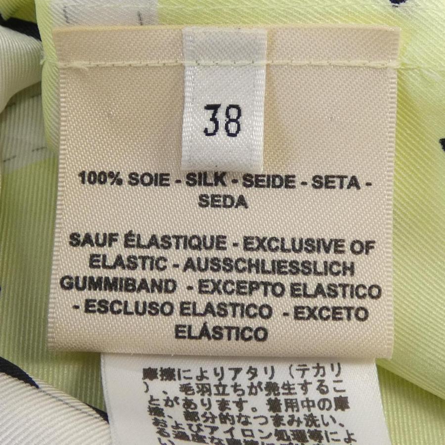 テカリスカート 