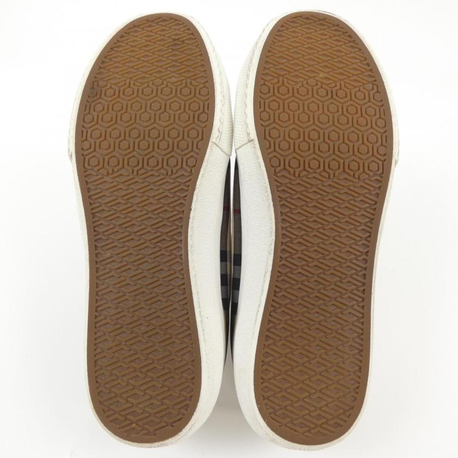 新品未使用★バーバリー★スニーカー33 バーバリーの新作スニーカー「アーサー」光沢感あるラバーソール