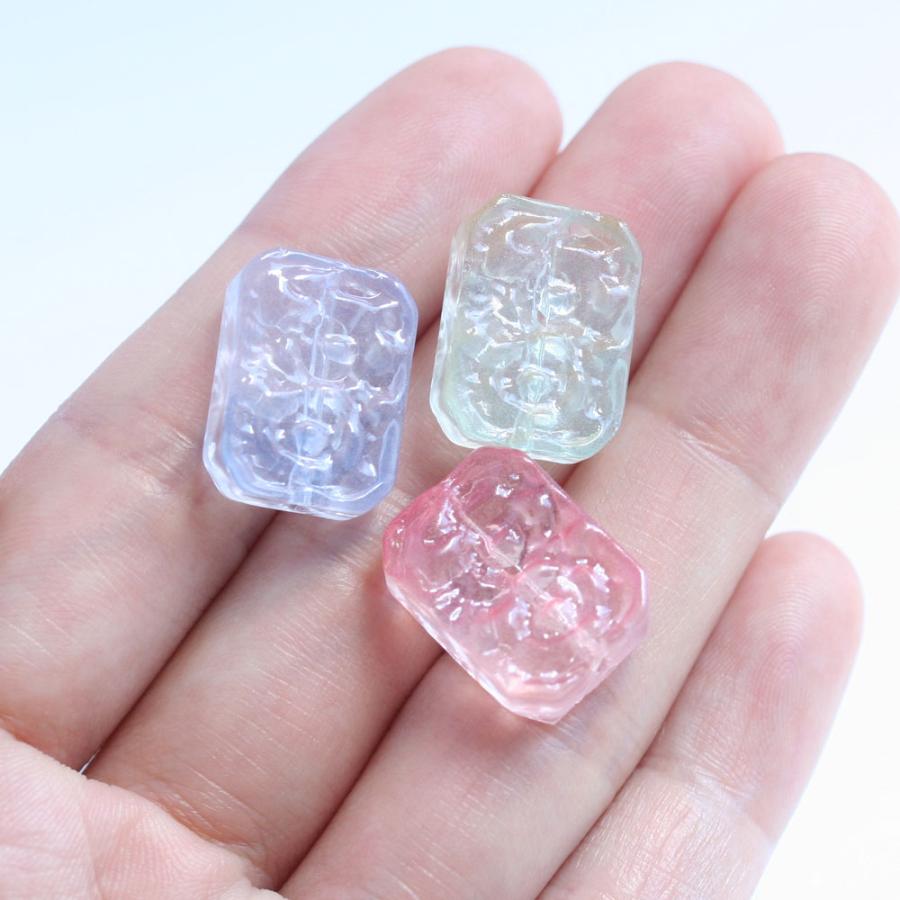18：アクリルビーズとメタルビーズのイヤリング ガラスビーズ スクエアキャンディ 13×18mm グラスビーズ 四角 飴
